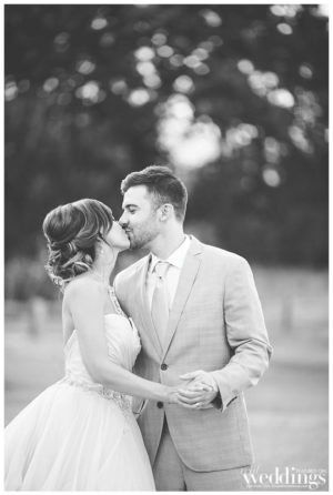 Sacramento Real Weddings Magazine Love Is Magic Styled Shoot in the Winter/Spring 2018 issue. Photography by Rochelle Wilhelms Photography on location at Field & Pond featuring newlyweds Jacqueline and Zach Timberlake.