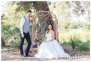 Sacramento Real Weddings Magazine Love Is Magic Styled Shoot in the Winter/Spring 2018 issue. Photography by Rochelle Wilhelms Photography on location at Field & Pond featuring newlyweds Jacqueline and Zach Timberlake.