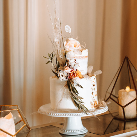 Edible Memories-Yuba City Sacramento Tahoe Wedding Cake-Real-Weddings-Magazine