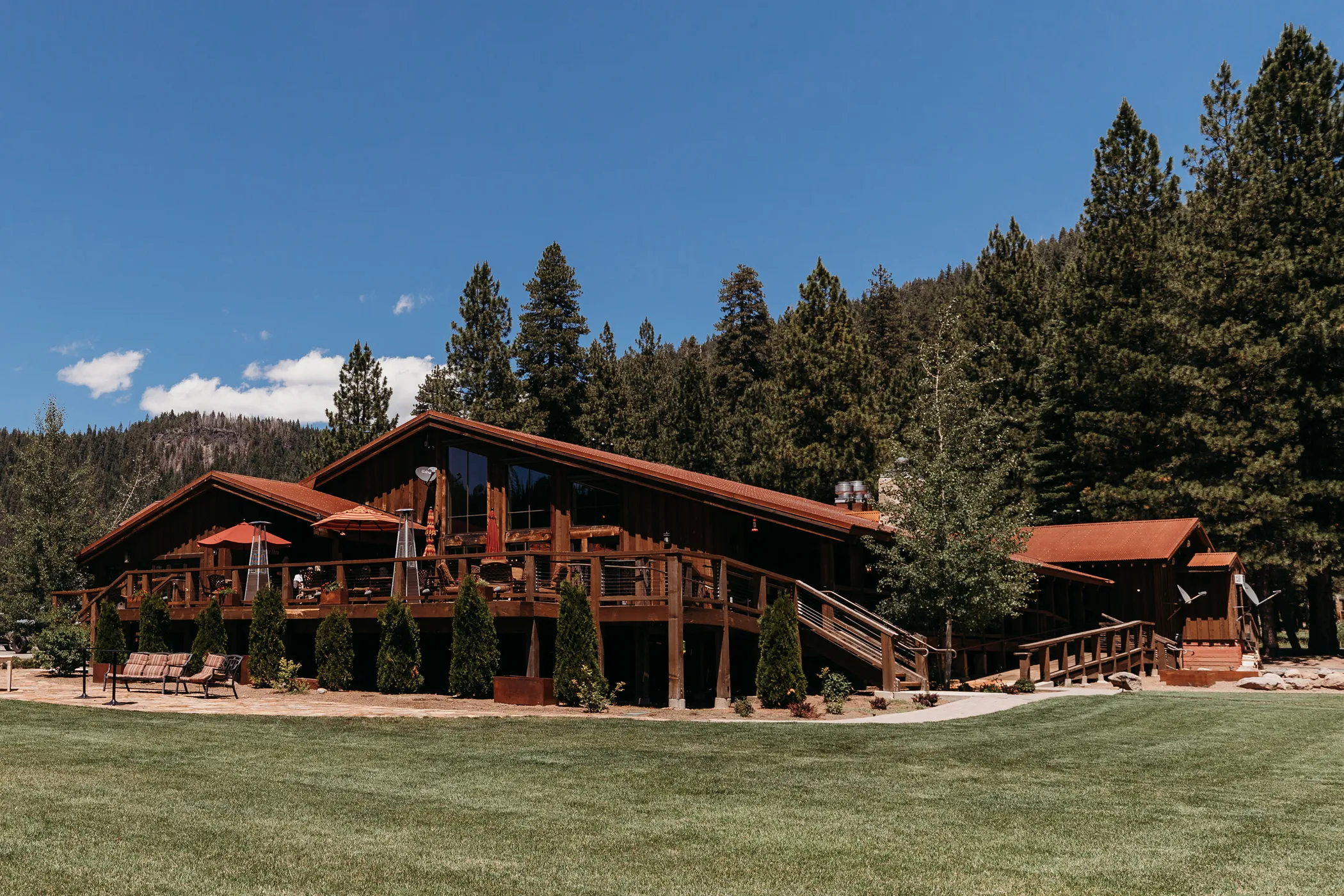 Highlands Ranch Resort-Sacramento-Tahoe-Wedding Venue-Lassen National Forest-Real-Weddings-Magazine
