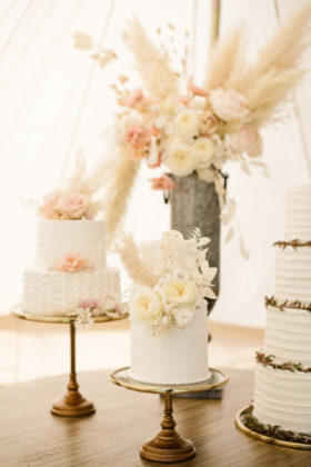 Sacramento Women Supporting Women | Wedding Inspiration | Elegant Rustic Lone Oak Longhorns Styled Shoot
