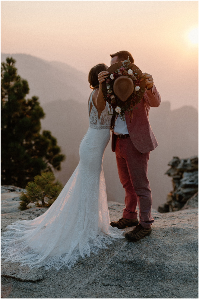 Epic Yosemite Taft Point Elopement Styled Shoot | Sacramento Tahoe Adventure Wedding Styled Shoot | Northern California Elopement Inspiration 