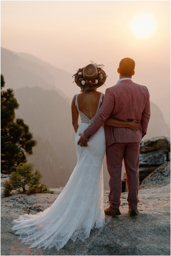 Epic Yosemite Taft Point Elopement Styled Shoot | Sacramento Tahoe Adventure Wedding Styled Shoot | Northern California Elopement Inspiration 