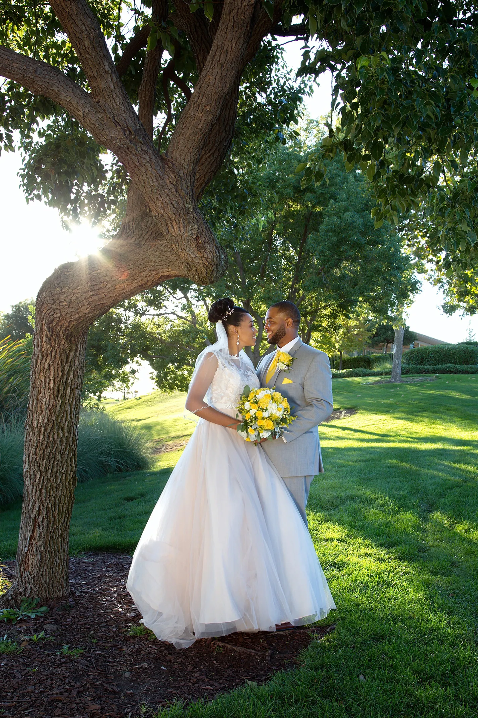 Chuck Roberts Photography Brenda and Matthew's Yellow Wedding at Orchard Creek Lodge