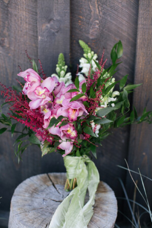 Andrew & Melanie Photography Garden of Weedon Designs Sacramento Wedding Florist