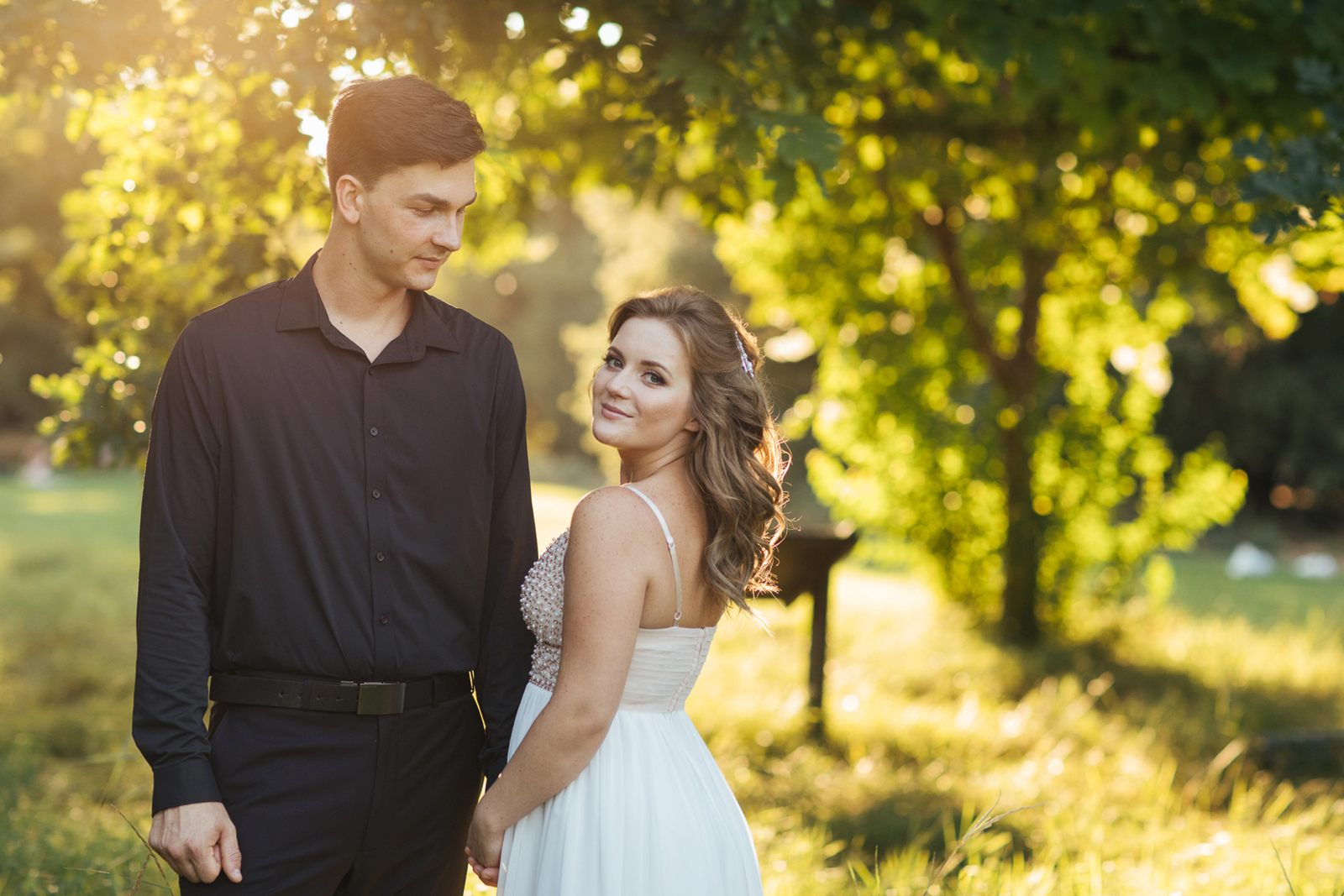 Sacramento wedding photography by Lixxim Photography.